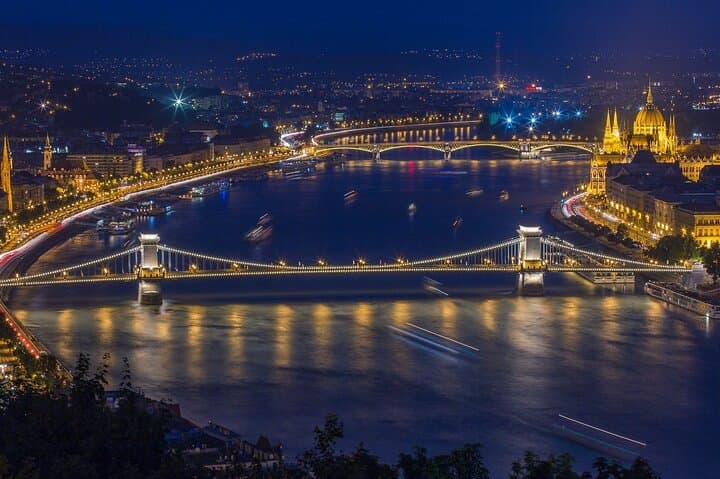 Private Day Trip from Vienna to Budapest: Buda Castle, Fisherman's Bastion & Parliament photo 2