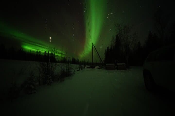 Private Yellowknife Aurora Tour: Small-Group SUV Northern Lights Chase photo 3