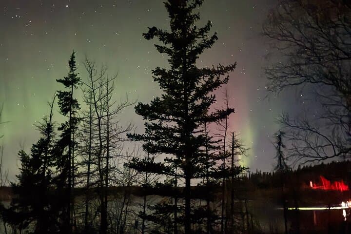 Private Yellowknife Aurora Tour: Small-Group SUV Northern Lights Chase photo 6