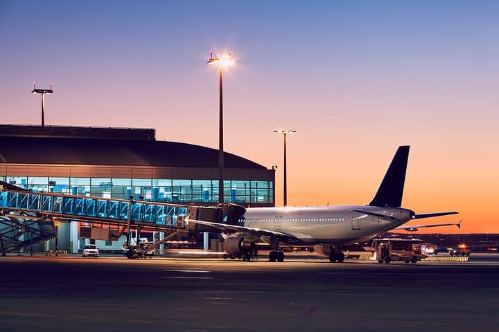 Fast BNA Shuttle: Airport Transfer to Downtown Nashville