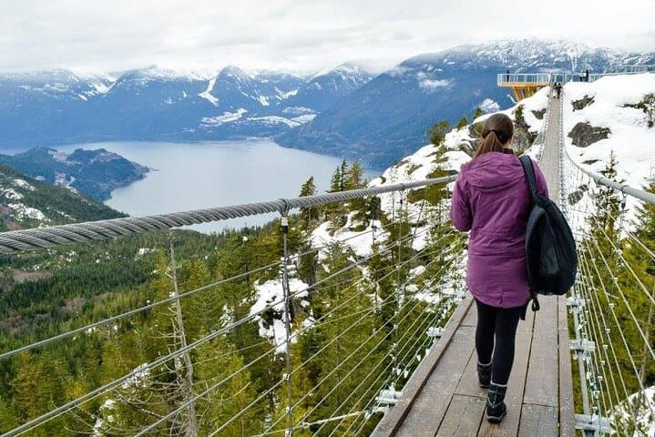 Gondola Snowshoeing & Winter Photography near Vancouver