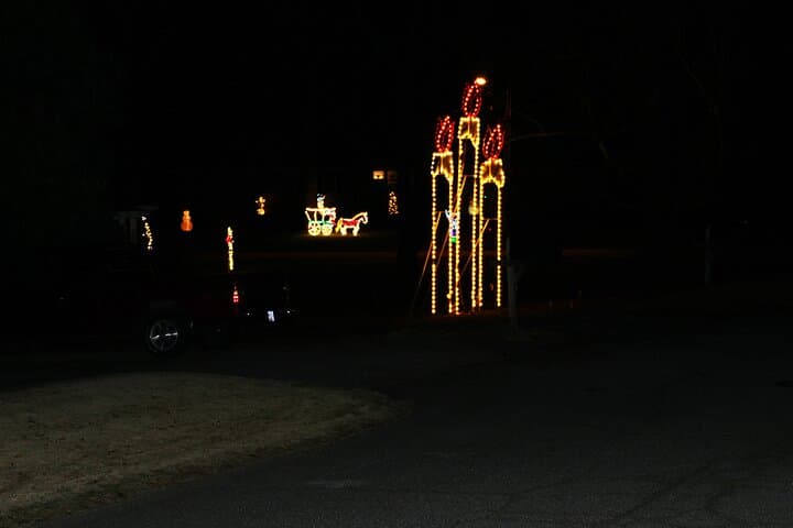Greenville Holiday Lights Driving Tour — 2-Hour Customizable Evening Route photo 5