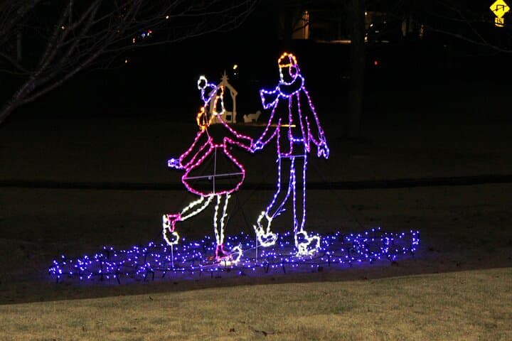 Greenville Holiday Lights Driving Tour — 2-Hour Customizable Evening Route photo 2