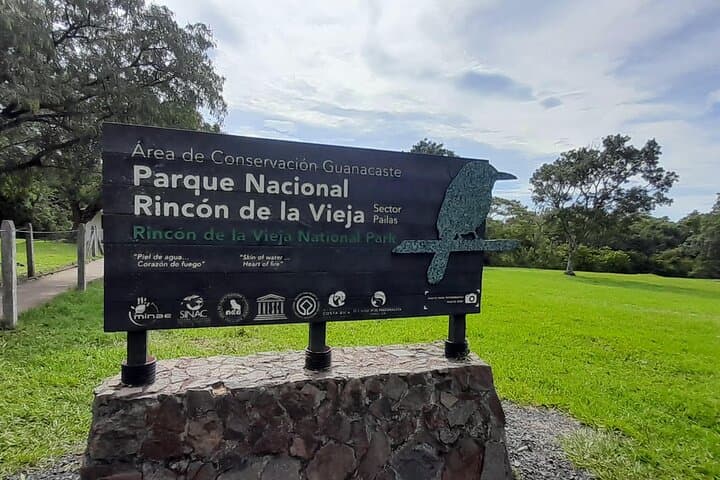 Guided Las Pailas Hike at Rincón de la Vieja — Fumaroles, Hot Springs & Dry Forest