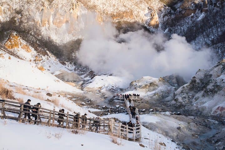 Full-Day Noboribetsu & Lake Toya: Hell Valley, Mount Usu Ropeway and Onsen Views