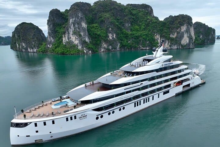 Luxury Halong Bay 2-Day 1-Night Cruise with Pool from Hanoi