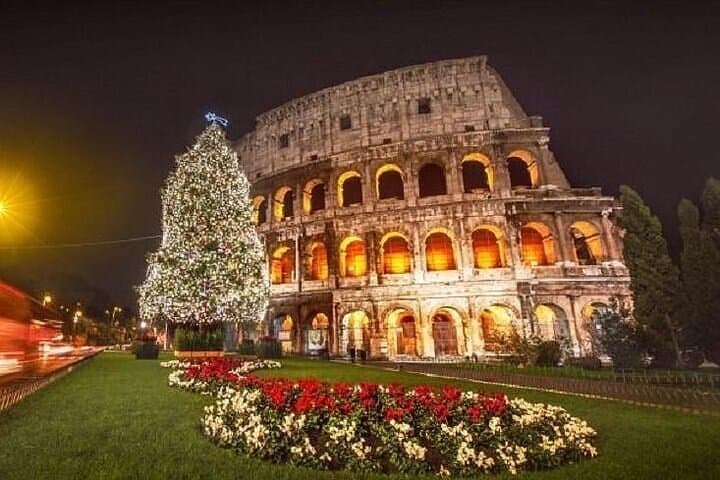 Rome Christmas Nativities Walking Tour: Presepi, Churches & Piazza Stories