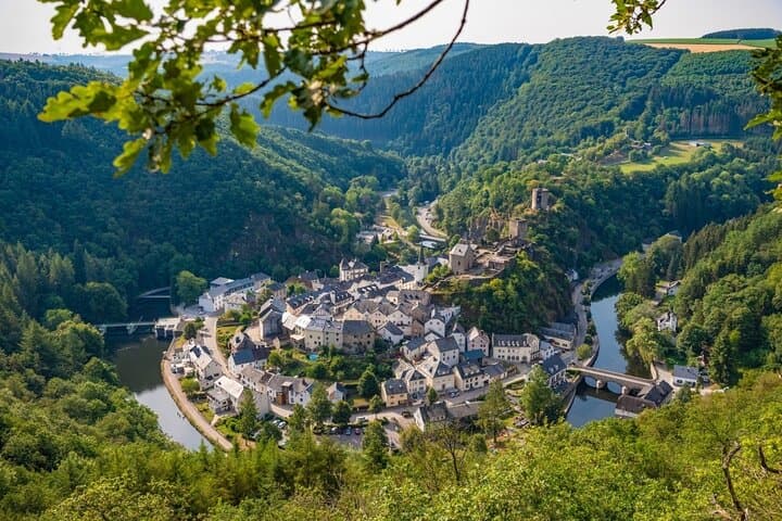 Luxembourg Castles & Rivers: Private Day Tour to Esch-sur-Sûre & Bourscheid