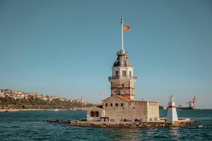 Private Luxury Yacht Cruise on the Istanbul Bosphorus — 1-Hour Private Boat Tour photo 2