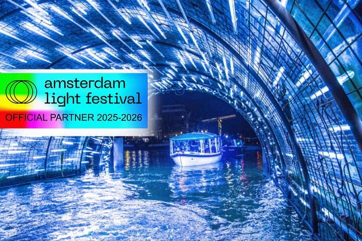 Amsterdam Light Festival Canal Cruise — Unlimited Drinks & Bite Option