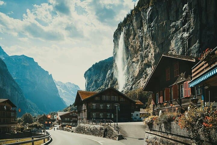 Full-Day Grindelwald, Interlaken & Lauterbrunnen Coach Tour from Zurich photo 4