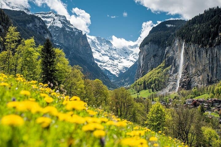 Full-Day Grindelwald, Interlaken & Lauterbrunnen Coach Tour from Zurich photo 1