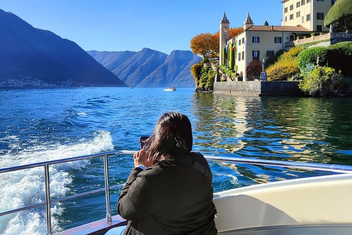 Scenic Boat Tour from Bellagio Along Lake Como's Central Shores