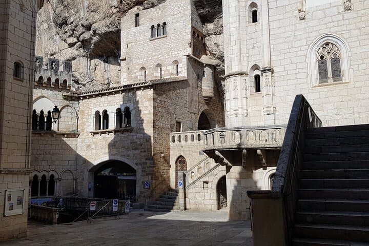 Rocamadour Electric Bike Tour: Half-Day Guided Ride Through Canyons & Sanctuaries photo 4
