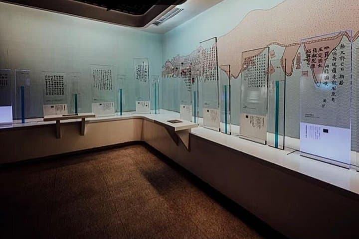 Fuling Day Tour — 816 Nuclear Plant, Baiheliang Underwater Museum & Wuling Mountain Grand Canyon photo 4
