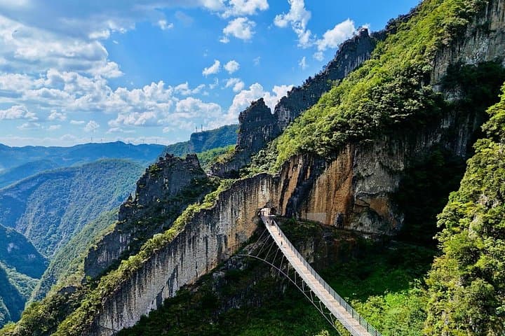 Fuling Day Tour — 816 Nuclear Plant, Baiheliang Underwater Museum & Wuling Mountain Grand Canyon