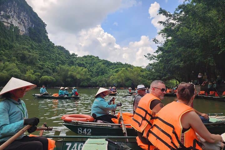 Ninh Binh Day Trip: Trang An Boat Ride, Hoa Lu Ancient Capital & Mua Cave Viewpoint photo 3