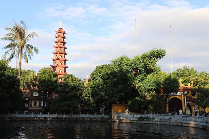 Sunrise 12K: Morning Run Through Historic Hanoi's Lakes, Bridges & Old Quarter