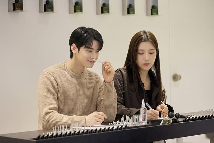 Create a Bespoke Korean Perfume in Hongdae: Make Your Own Signature Scent photo 2