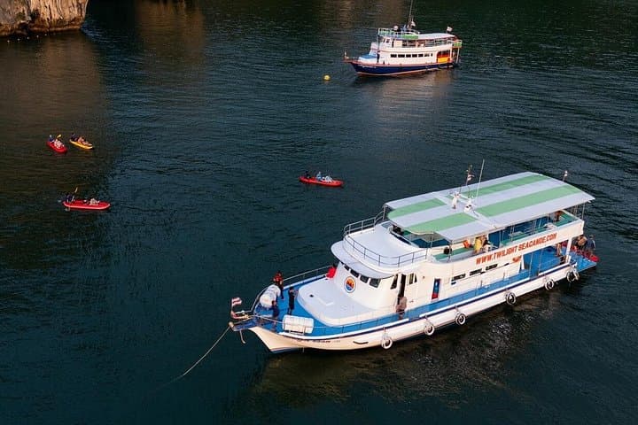 James Bond Island Day Tour: Panak & Hong Islands, Sunset Dinner and Bioluminescent Night Paddle