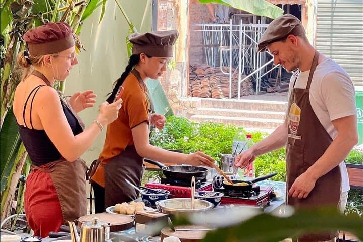 Hue Traditional Cooking Class with Madam Thu - Market-to-Table Culinary Experience