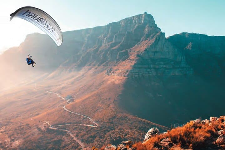 Paraglide Table Mountain: Tandem Flights from Signal Hill to Sea Point, Cape Town photo 6