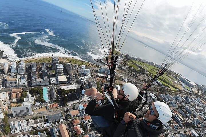 Paraglide Table Mountain: Tandem Flights from Signal Hill to Sea Point, Cape Town photo 5
