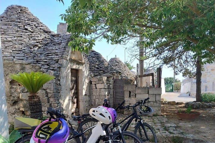 E‑Bike Tour in the Itria Valley: Cycle Trulli, Aqueduct Paths & Apulian Cuisine photo 2