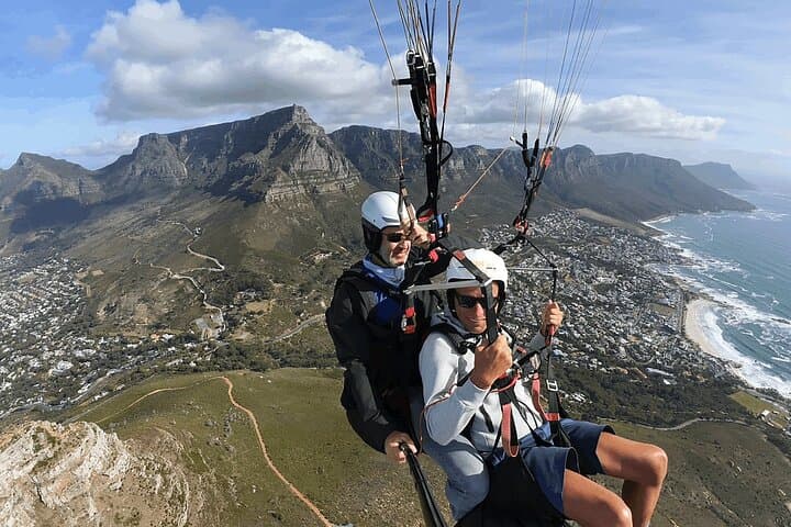 Paraglide Table Mountain: Tandem Flights from Signal Hill to Sea Point, Cape Town photo 2
