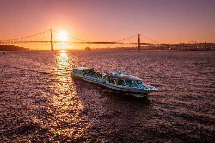 Sunset Cruise on the Tagus: Lisbon Golden Hour with Drink & Snack photo 2