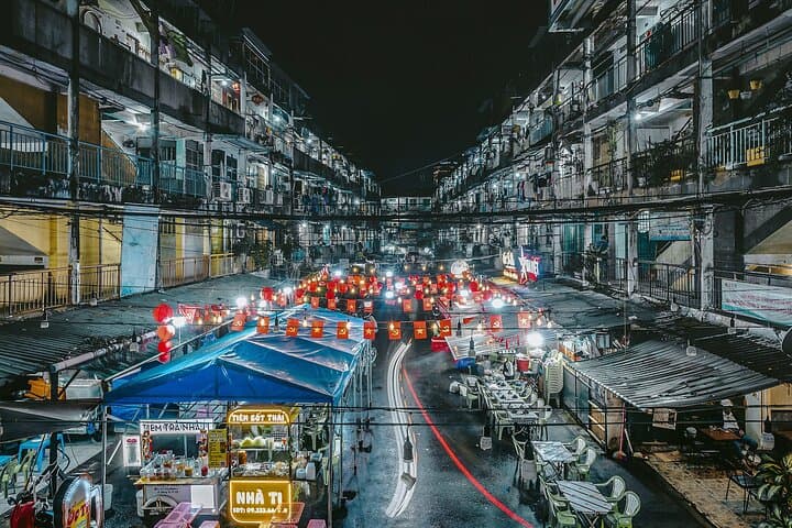 Saigon Stories: Evening Street Food Tour with 15+ Tastings in District 3 photo 4