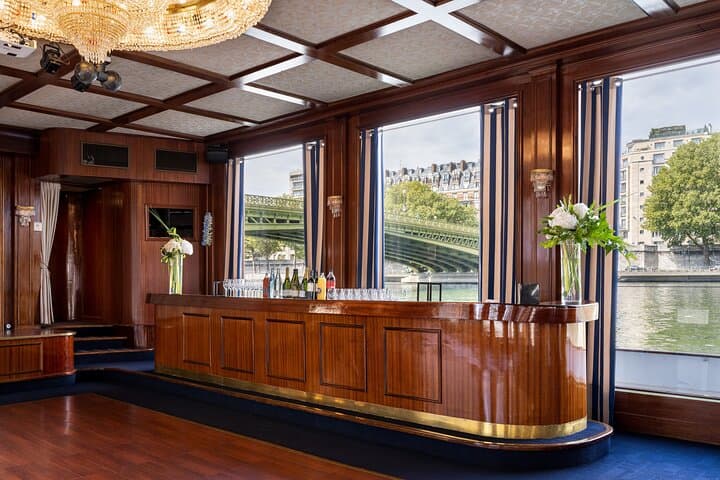 Paris New Year's Eve Seine Dinner Cruise Under the Eiffel Tower photo 4