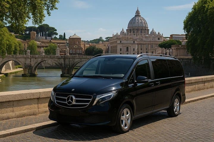 Private Half-Day Rome Chauffeur Tour — Colosseum, Pantheon & Trevi in Comfort photo 2