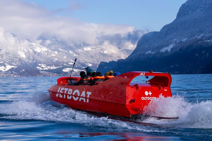 Winter Jetboat Ride on Lake Brienz: High-Speed Views from Interlaken photo 5
