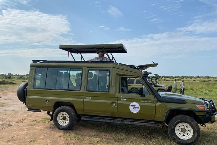5-Day Chimpanzee and Gorilla Safari in Uganda: Kibale, Bwindi & Lake Bunyonyi photo 4
