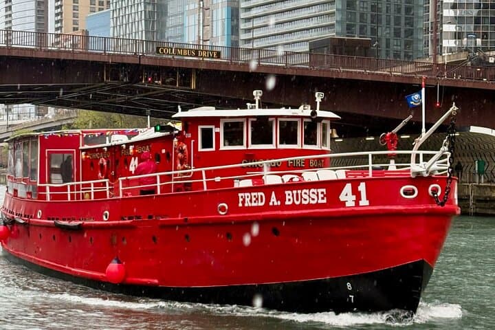 Sunset Fireboat Happy Hour Cruise on Chicago's Lake and River