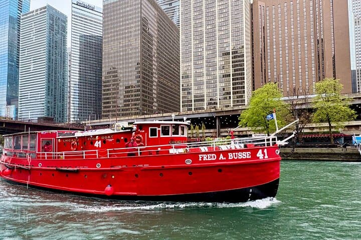Sunset Fireboat Happy Hour Cruise on Chicago's Lake and River photo 4