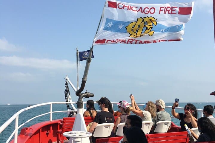 Sunset Fireboat Happy Hour Cruise on Chicago's Lake and River photo 6