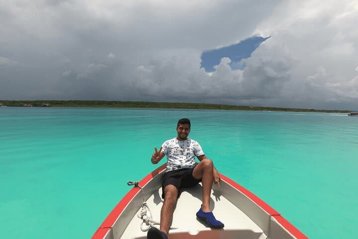 Bacalar Boat Ride from Merida: Lagoon of Seven Colors & Cenote Azul photo 1