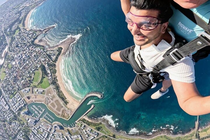 Tandem Skydive Shellharbour Beach 15,000ft — Beachside Freefall Over Bass Point photo 5