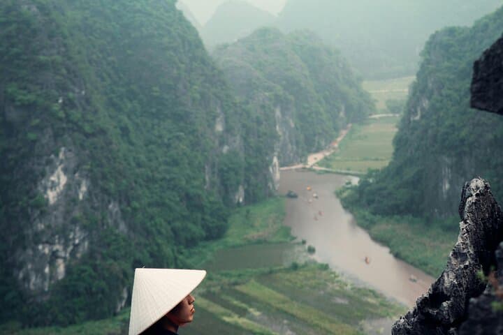 Ninh Binh Discovery: Full-Day from Hanoi to Trang An, Hoa Lu & Mua Cave photo 2