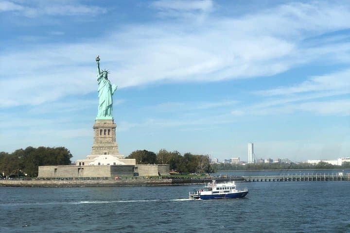 Experience NYC from the Water: Stunning Day Cruise with Skyline and Landmarks