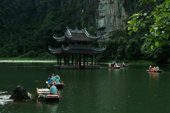 Ninh Binh Discovery: Full-Day from Hanoi to Trang An, Hoa Lu & Mua Cave photo 4