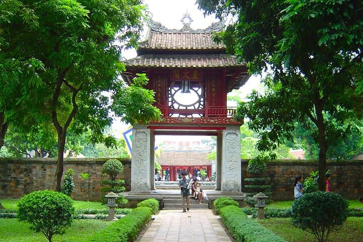 Hanoi to Halong Bay & Ninh Binh: 3-Day Luxury Escape