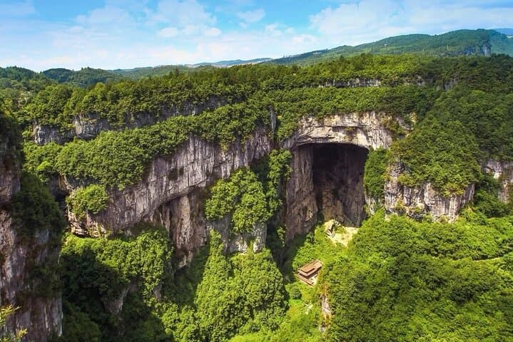 Private Day Tour to Wulong's Three Natural Bridges & Longshuixia Gorge photo 2