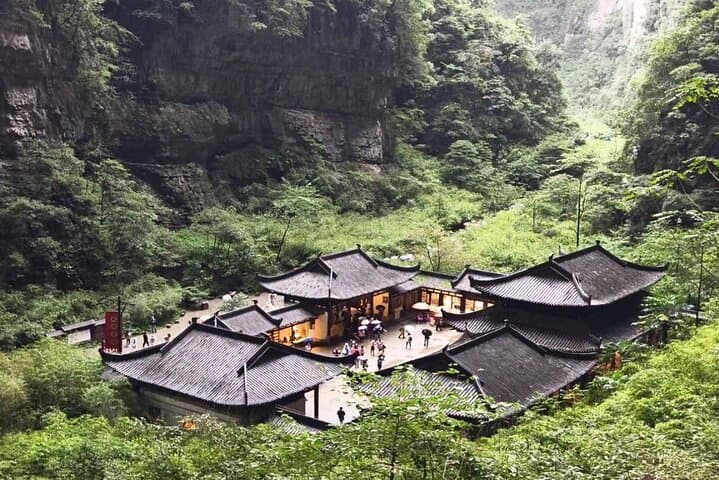 Private Day Tour to Wulong's Three Natural Bridges & Longshuixia Gorge photo 3