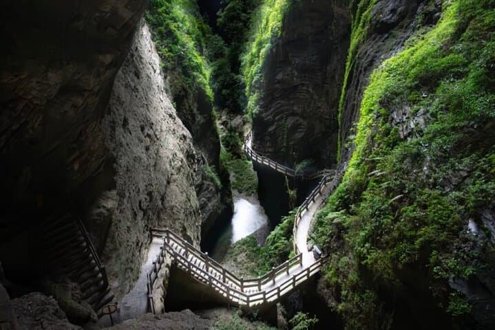 Private Day Tour to Wulong's Three Natural Bridges & Longshuixia Gorge photo 4
