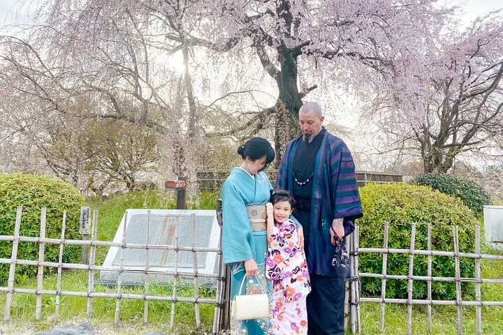 Osaka Kimono Rental Experience: Family-Friendly Kimono & Yukata at WARGO photo 4