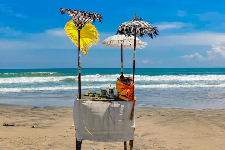 Uluwatu Beach and Cliff Luxe Tour: 5 Beaches, Cliffs, BBQ & Kecak Dance photo 3