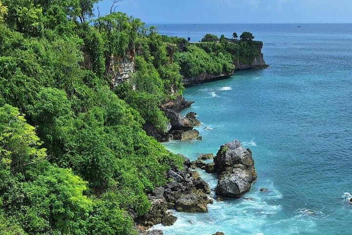Uluwatu Beach and Cliff Luxe Tour: 5 Beaches, Cliffs, BBQ & Kecak Dance photo 4